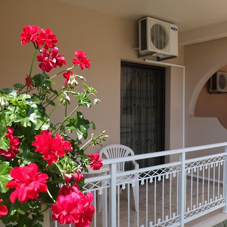 Toula'S Apartments Sidari  Bagian luar foto