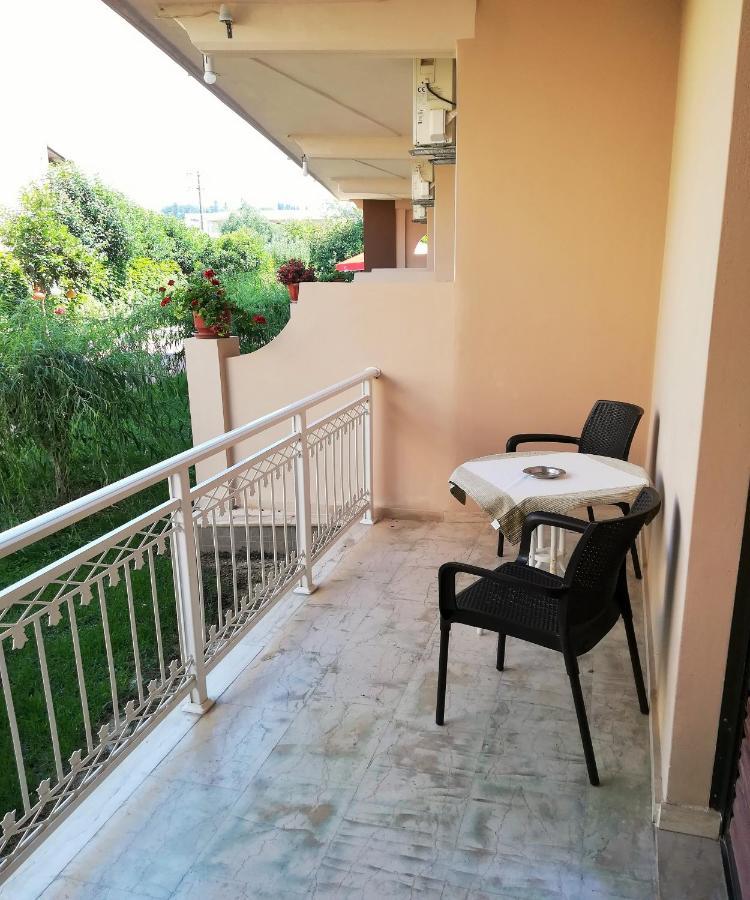 Toula'S Apartments Sidari  Bagian luar foto