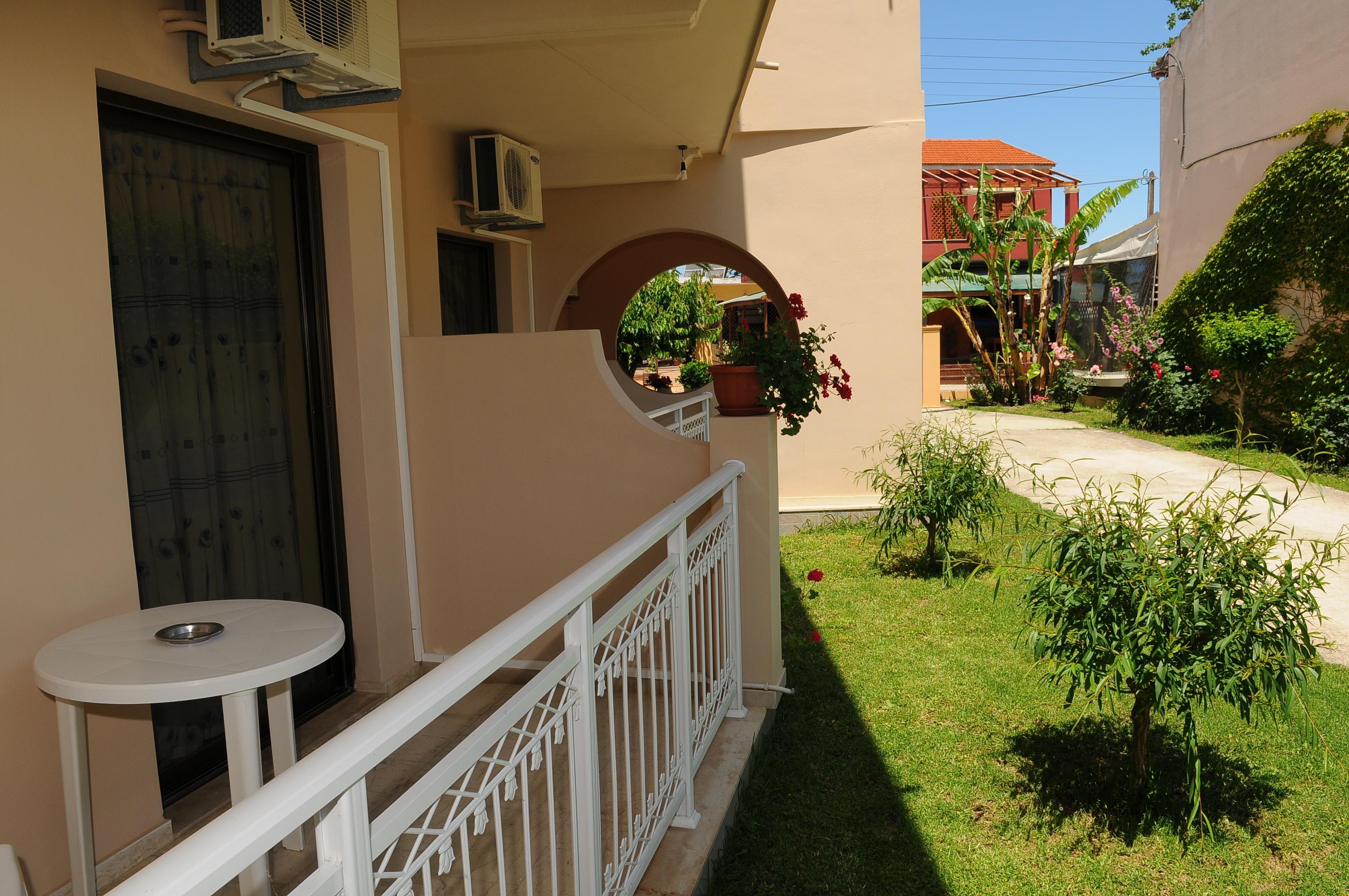 Toula'S Apartments Sidari  Bagian luar foto