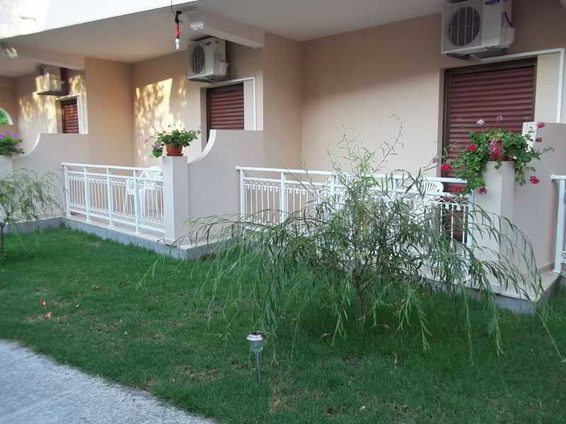 Toula'S Apartments Sidari  Bagian luar foto