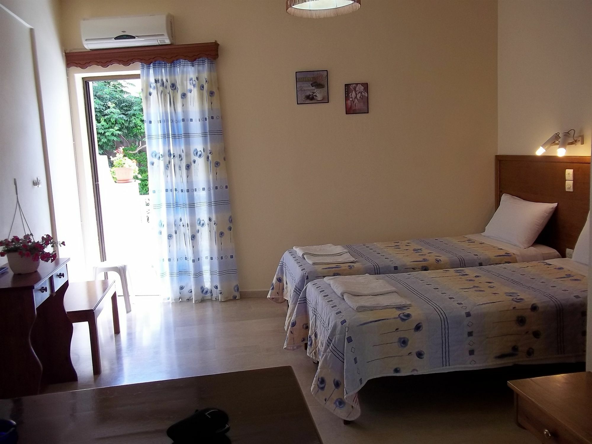 Toula'S Apartments Sidari  Bagian luar foto